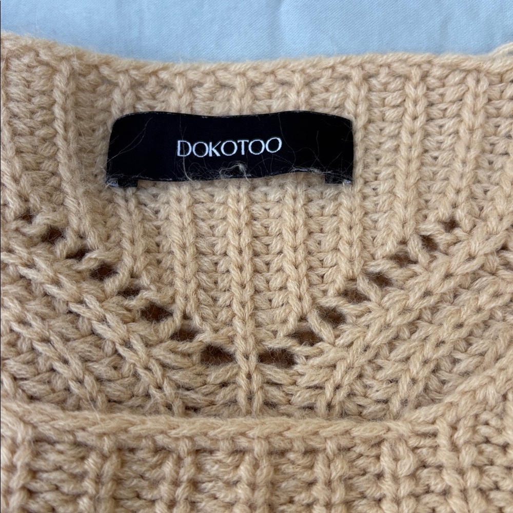 Newport Peach-Cream Knit Sweater . - Picture 3 of 5